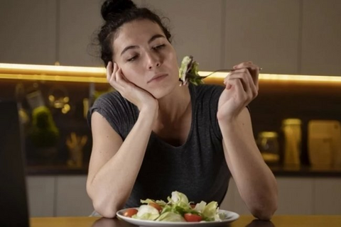 Низкоуглеводные диеты угрожают сердцу: как отказ от углеводов повышает риск аритмии на 18%