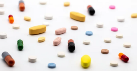 Почему витамины в комплексе мешают друг другу? Объясняет врач-элементолог Андрей Скальный