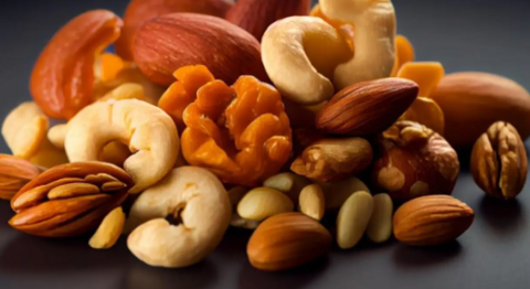 «Полифеноловая» диета: как чашка зелёного чая и горсть ягод снижают риск инфаркта — данные лондонских учёных