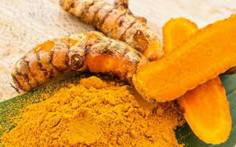 Помогает ли куркума в похудении? Да — но не как «жиросжигатель», а как метаболический модулятор